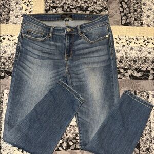 Judy Blue Light Blue Skinny Jeans 9/29